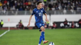 Қазақстан құрамасының футболшысы жанкүйерді балағаттады