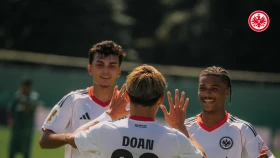 «Айнтрахт» забил пять голов в Кубке Германии (видео)