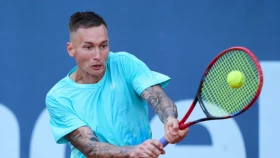 Денис Евсеев вышел в четвертьфинал турнира в Испании