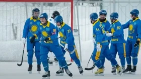 Допты хоккейден  Оралдың «Ақжайығы» бір ойында 20 шайба соқты