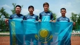 Казахстанские теннисисты стартовали с победы в отборе на чемпионат мира