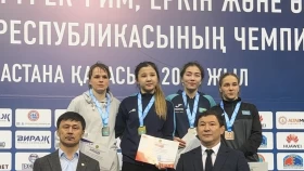 Жәмиля Бақбергенова жаңа салмақта Қазақстан чемпионы атанды. Әйелдер күресінен ел біріншілігінің толық нәтижесі