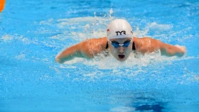 Мырзамуратов выиграл предварительный заплыв и вышел в полуфинал ИИС