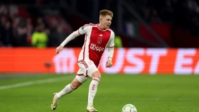 Полузащитник сборной Исландии сменил «Аякс» на «Спарту»