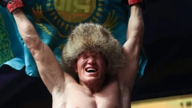 Бағдос Олжабай Айвазянмен жекпе-жек алдында салмақ өлшеуден өтті