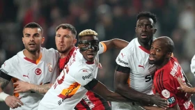 Мората Түркия чемпионатында дебют жасады, ал «Галатасарай» сырт алаңда жеңді (видео)