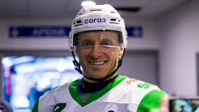 Казахстанский защитник «Салавата Юлаева» сломал ребра в матче КХЛ