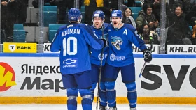 Барыс продолжил победную серию