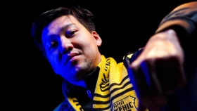 Абай Жунусов продлил контракт с «Женисом»