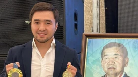 Елдос Сметов: Я всегда помню о трудностях своего детства и не могу считать себя звездой