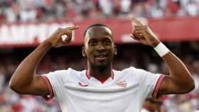 «Севилья» едет в гости к аутсайдеру 4 дивизиона. Где и во сколько смотреть матч «Олот» - «Севилья»