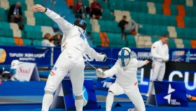 Казахстанцы прошли в основную стадию: итоги первого дня Кубка мира по фехтованию в Астане