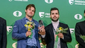 В ФИДЕ объяснили решение разделить титул между Карлсеном и Непомнящим на ЧМ по блицу