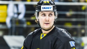 «Сарыарка» с разгромным счетом обыграла «Иртыш» на чемпионате Казахстана