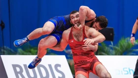 Три казахстанца постараются побороться за бронзу, Бакбергенова – за золото. Где и во сколько смотреть финальные схватки турнира из Венгрии