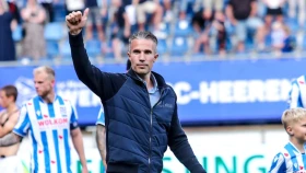 Ван Перси не проигрывает дома, но впереди лидер. Где и во сколько смотреть матч «Херенвен» - ПСВ