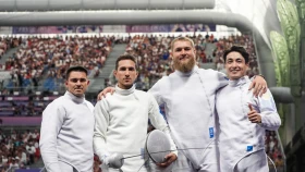 Команда Казахстана вошла в ТОП-10 на ЭКМ по фехтованию