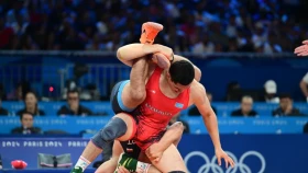 «Классиктер» медаль үшін жарыс жолында: күрестен Қазақстан чемпионатының тікелей эфирі