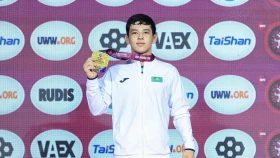 Сборная Казахстана завоевала 14 медалей на чемпионате Азии по борьбе среди юношей