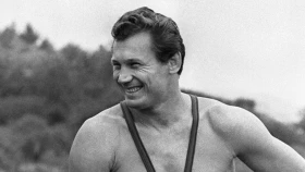 Александр Медведь өмірден озды