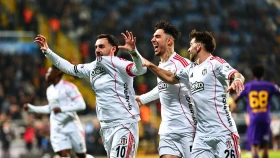 «Бешикташ» сыграл в ничью с «Эюпспором» (видео)