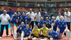 Казахстан с первого места вышел в 1/2 Кубка наций по волейболу