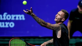 Денис Евсеев стартовал на турнире в Глазго