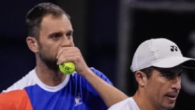 Александр Недовесов стартовал с победы на турнире в Аделаиде