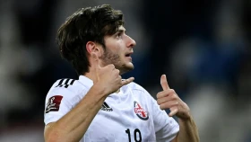 «Остановите насилие и агрессию»: Хвича Кварацхелия прокомментировал митинги в Грузии