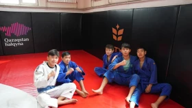 Бұл жерден чемпион шығады: Batyr Bolamyn қоры Алматы облысындағы ауыл балаларын тағы бір спорт кешенімен қуантты