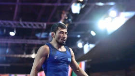 Демеу Жадраев 2024 жылғы Олимпиададан кейінгі алғашқы халықаралық жарысында алтын медаль жеңіп алды