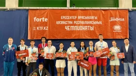 Григорий Ломакин и Сандугаш Кенжибаева стали чемпионами Казахстана по теннису