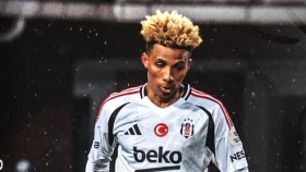 «Бешикташ» в меньшинстве заработал ничью в стамбульском дерби (видео)