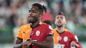 Гол Миши Батшуайи принес победу «Галатасараю» (видео)