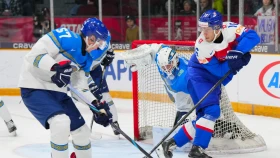 Сборная Казахстана набрала первые очки в Канаде