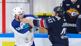 Барыс потерял еще одного нападающего перед матчем в Череповце