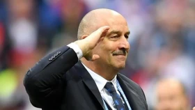 Барменкулов прокомментировал зарплату Станислава Черчесова