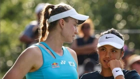 Рыбакина стартовала с победы в паре на турнире в Вашингтоне