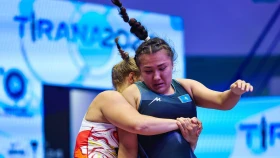 Две казахстанки попали в утешительный раунд ЧМ по борьбе в Албании