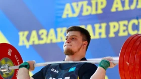 Артем Антропов жаңа рекордпен Қазақстан чемпионатын жеңіп алды