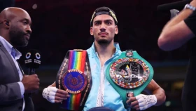 Жеңілмеген британдық боксшы Әлімханұлымен титулдық жекпе-жекті жариялады