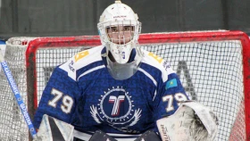 Казахстанец подписал контракт с клубом КХЛ