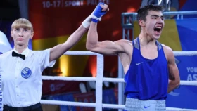 Казахстан одержал победу в первой дуэли с Узбекистаном на чемпионате Азии по боксу