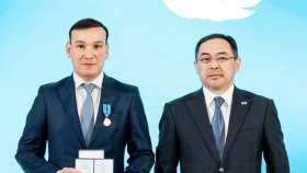Олжас Абраев «Ерен еңбегі үшін» медалімен марапатталды