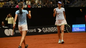 Анна Данилина мен Жібек Құламбаева Қазақстанды алға шығарды