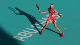 Рыбакина вышла в полуфинал в Абу-Даби