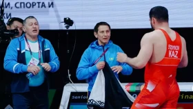 Қырғыз балуаны қазақстандық спортшыны шапалақпен тартып жіберді