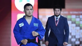 Абу-Даби-дегі Grand Slam турнирінде қазақстандық дзюдошы жартылай финалға шықты