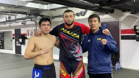 Акан Султанов вернулся в октагон быстрой победой (видео)