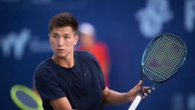 Бейбит Жукаев вышел во второй круг турнира в Акапулько